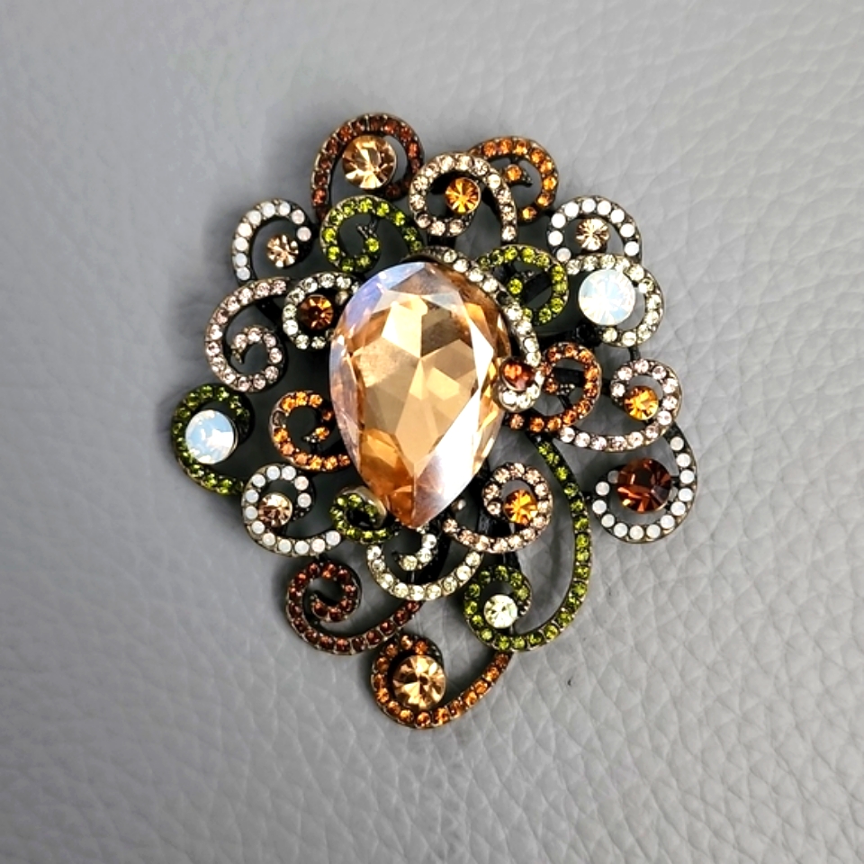 Vintage Rucinni Brooch Or Necklace Charms